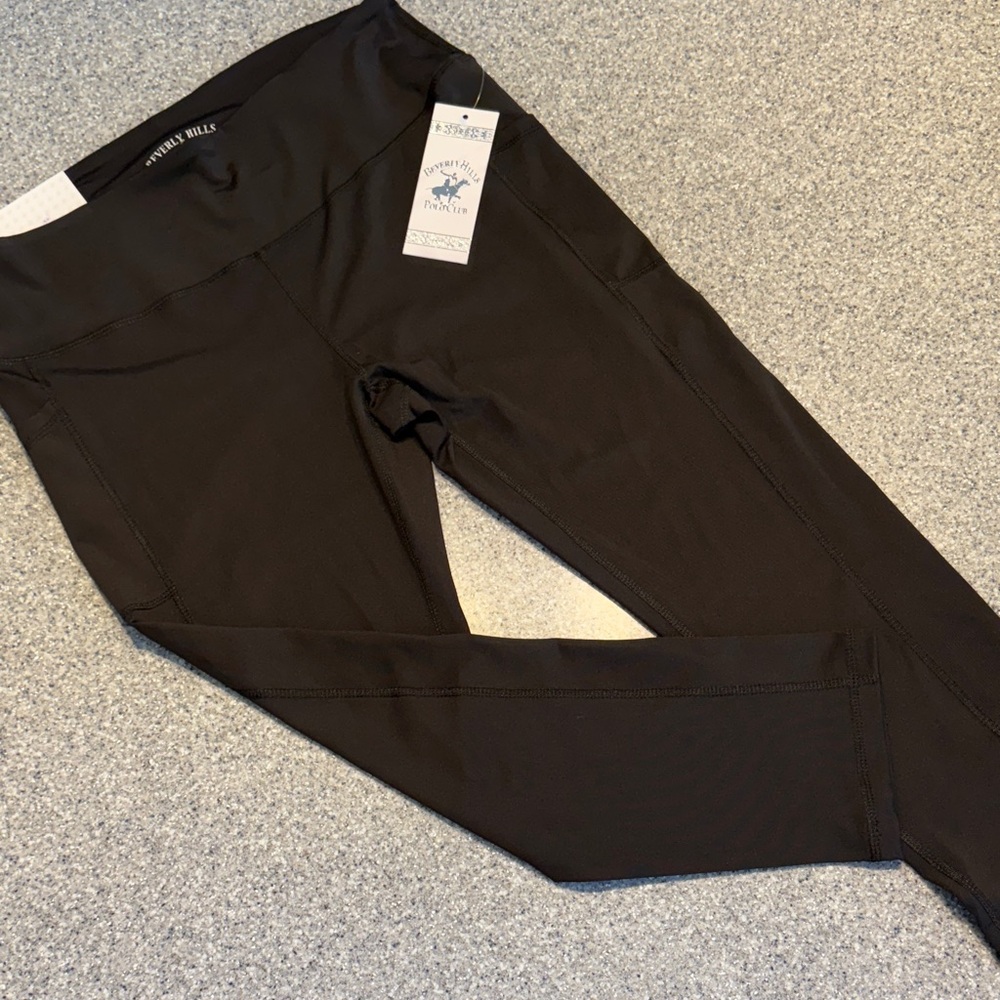 Beverly Hills Black  Performance Leggings in size L.